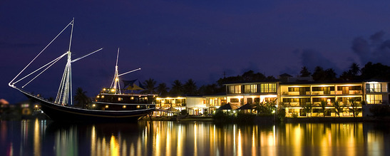 © copyright by Manta Ray Bay Resort