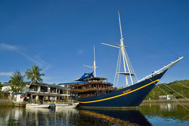 © copyright by Manta Ray Bay Resort & Yap Divers