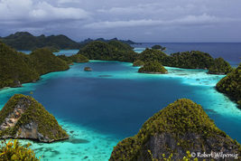 © copyright by Emperor Raja Laut